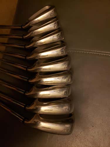 Used Men's Wilson Right Handed Iron Set Regular Flex