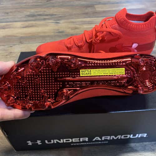 Red Men's Molded Cleats Low Cut