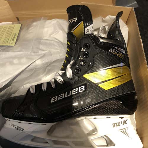 Senior Bauer Ultrasonic Regular Width  Size 8.5 Hockey Skates