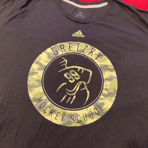 RARE * Wayne Gretzky Hockey School (Camp) Camo Logo Black Adult XXL Adidas T-Shirt - NEW