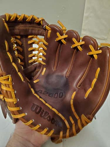 Like new Wilson Righty CJ Wilson A2000 Baseball Glove 12"