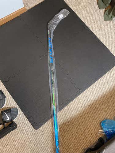 Senior Right Handed Nexus Geo Mid Pattern  Hockey Stick
