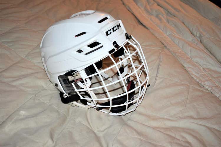 CCM Resistance Pro Stock Hockey Helmet w/FM580 Cage, White, Medium