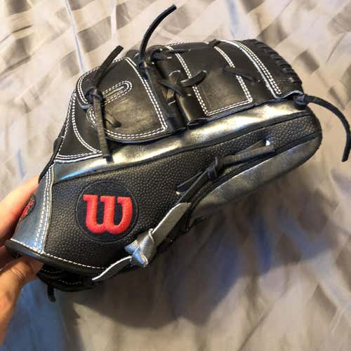 Black Adult Pitcher's A2000 B2 12" Baseball Glove