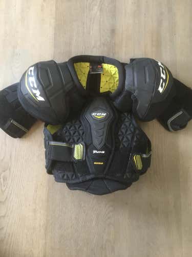 Used Junior Large CCM Tacks 6052 Shoulder Pads