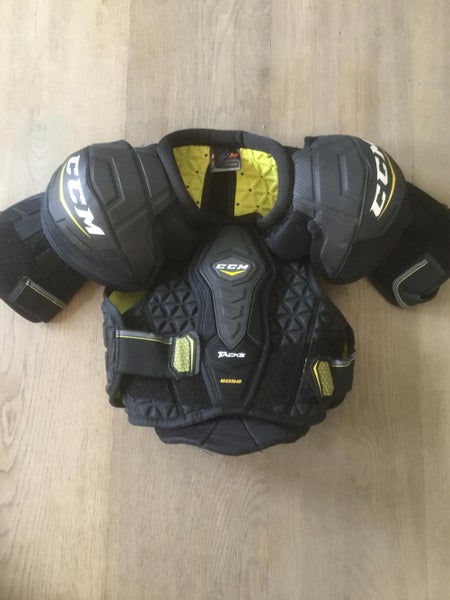 Used Junior Large CCM Tacks 6052 Shoulder Pads