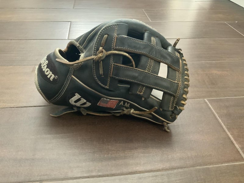 Black Used Wilson Right Hand Throw Infield A2000 Baseball Glove 12"
