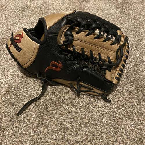 Nokona Khrome 11.5” Glove