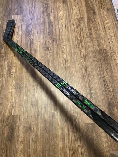 2 pack - CCM Trigger 5 Pro RH 85 flex P28M