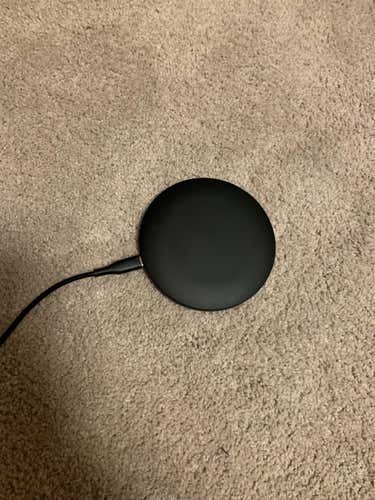 Wireless Charging Pad *LOOKS AND WORKS LIKE NEW, PRICE IS NEGOTIABLE*