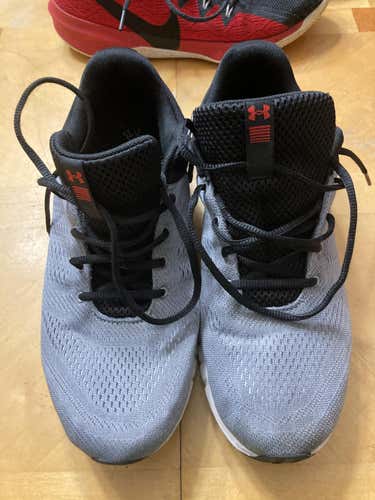 Gray Used Adult Men's Size 11 (Women's 12) Under Armour Shoes