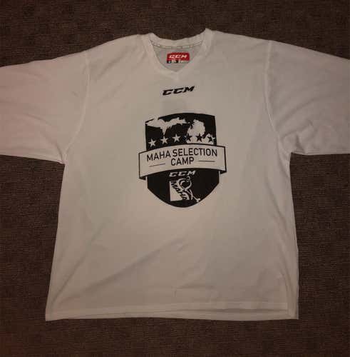 White Adult XL CCM  Jersey