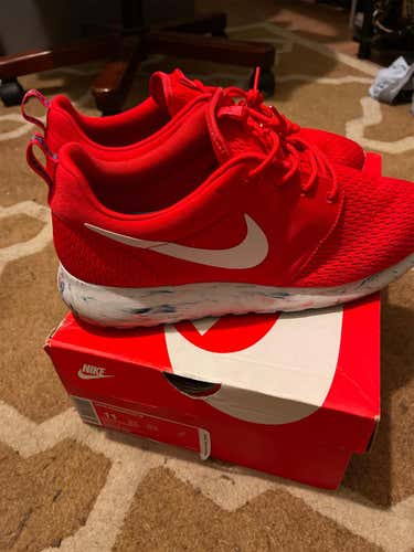 Nike Sz 11 Rosherun Red Shoes