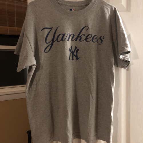 Majestic New York Yankees T Shirt