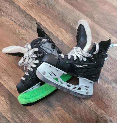 Used Youth CCM RibCor 70K Hockey Skates Regular Width Size 1.5