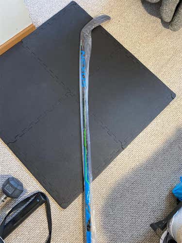 Senior Left Hand Nexus Geo Mid Pattern  Hockey Stick
