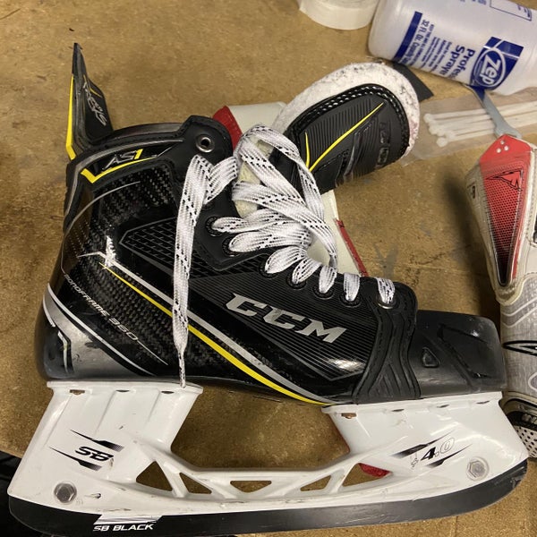 Senior CCM Super Tacks AS1 Regular Width Size 8 Hockey Skates