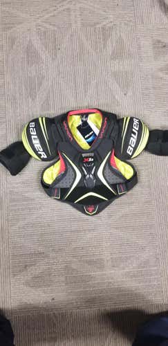 New Junior Medium Bauer Vapor X2.9 Shoulder Pads
