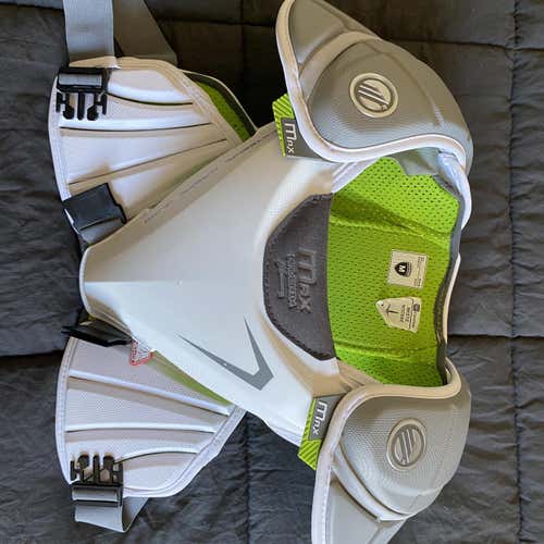 Used Medium Maverik Max Shoulder Pads