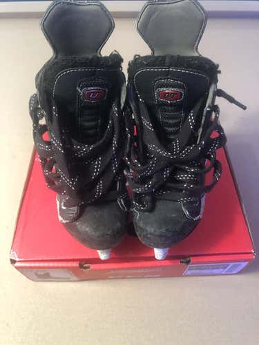CCM U+ Crazy Light Hockey Skates Youth Size 13.5