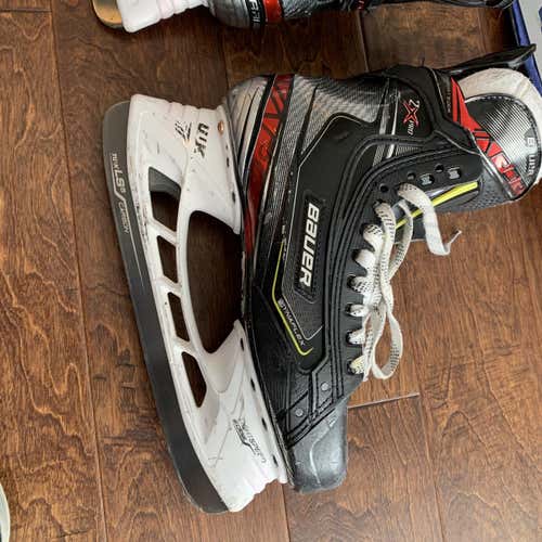 Youth Bauer Vapor 2X Pro Regular Width Size 7.5 Hockey Skates
