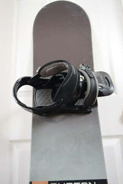 BURTON CRUZER SNOWBOARD SIZE 160 CM WITH BURTON LARGE BINDINGS