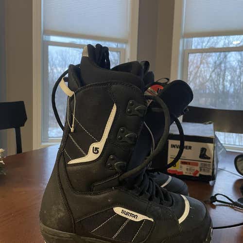 Unisex Size 6.0 (Women's 7.0) Burton Invader Medium Flex Snowboard Boots