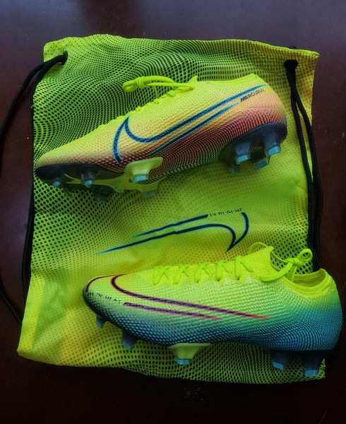 Yellow New Unisex Size 8.0 (Women's 9.0) Molded Cleats Nike Cleats