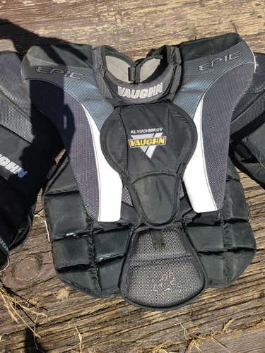 Used Senior Medium Vaughn Epic 8000 Goalie Chest Protector Pro Stock