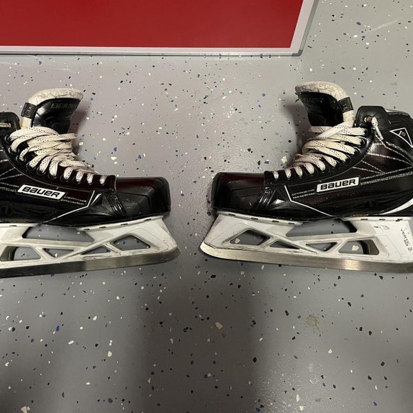 Senior Bauer Supreme 1S Extra Wide Width Size 10.5 Goalie Skates
