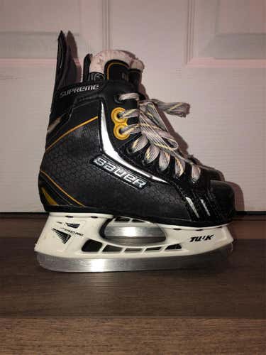 Youth Bauer Supreme One.6 Regular Width Size 10 Hockey Skates