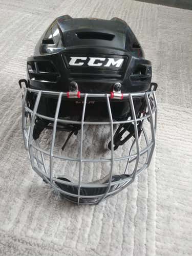 Black Medium CCM Resistance 300 Helmet