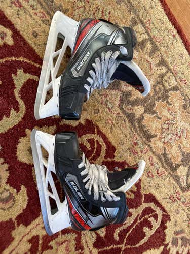 Senior Bauer Vapor X2.9 Regular Width  Size 9 Goalie Skates