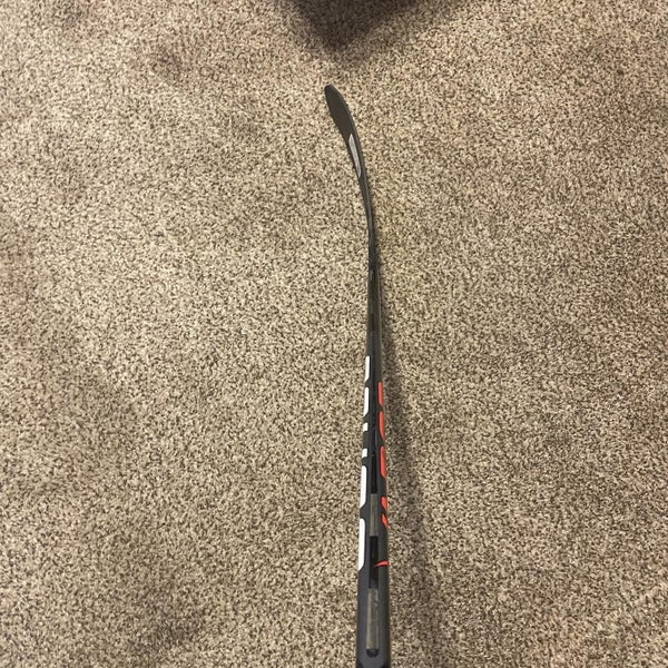 Senior Right Handed Vapor FlyLite Hockey Stick