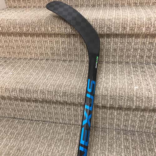 Senior Right Handed Nexus Geo Mid Pattern  Hockey Stick
