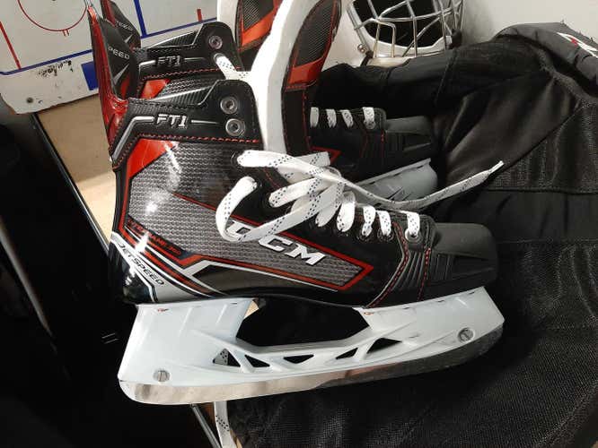 New Senior CCM JetSpeed FT1 Hockey Skates Regular Width Pro Stock Size 9.5