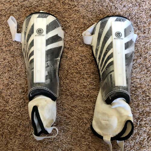 White & Black Eletto Senior Shin Guards