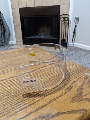 Used Senior Medium Bauer Pro Straight Visor Clear Visor