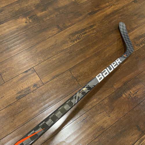 Senior Left Hand Vapor ADV Toe Pattern Pro Stock Hockey Stick