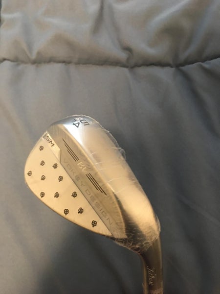 New Titleist Right Handed Vokey SM8 Wedge