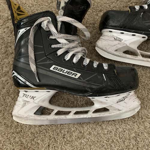 Senior Bauer Supreme Ignite Pro Regular Width Size 8.5 Hockey Skates