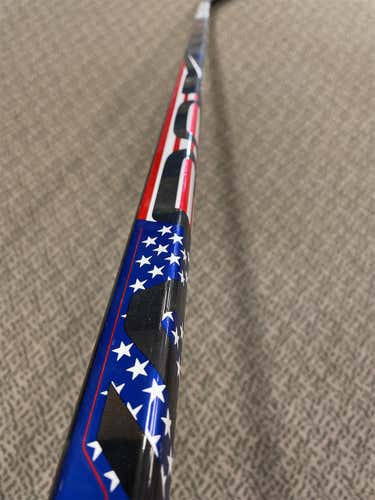 Senior Right Handed Vapor FlyLite P28 87 Flex USA Stick