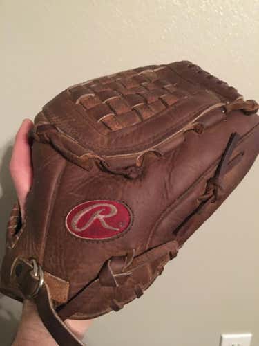 Brown Used High School/College Rawlings Right Hand Throw Infield Sandlot Series Baseball Glove 12"