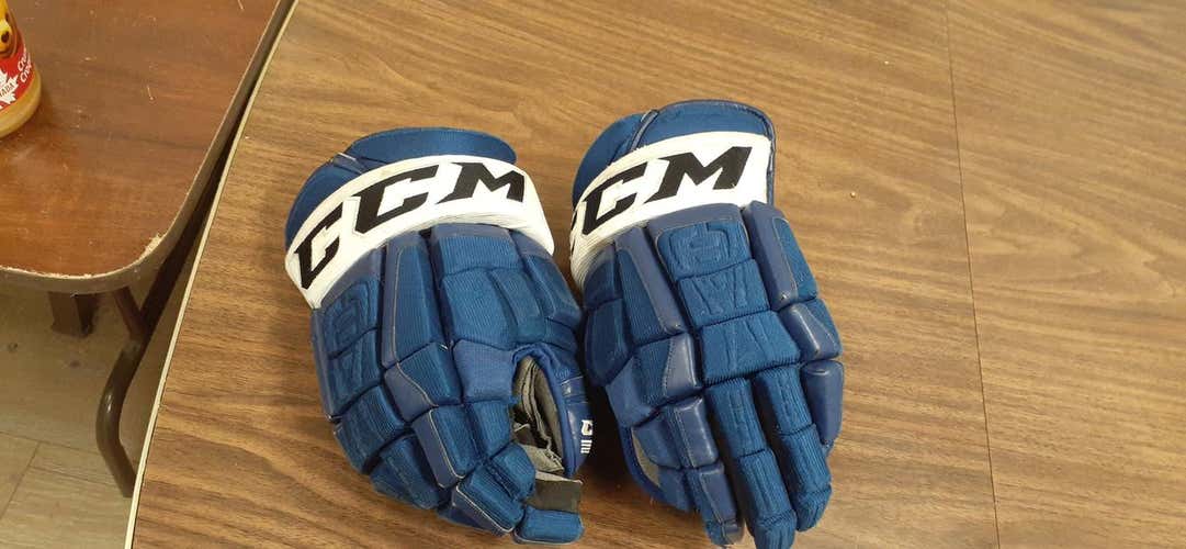 Tampa Bay CCM U+ Crazy Light Gloves 14" Pro Stock w/matching socks