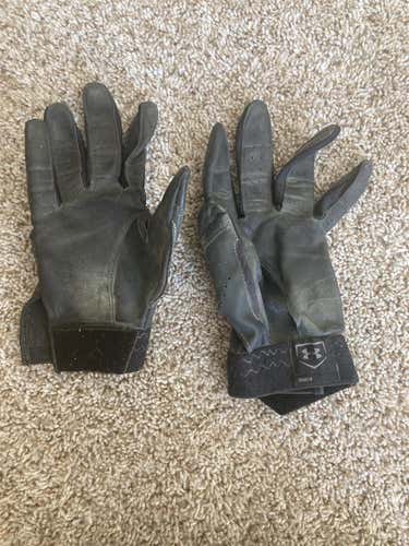 Black Used Medium Under Armour Batting Gloves