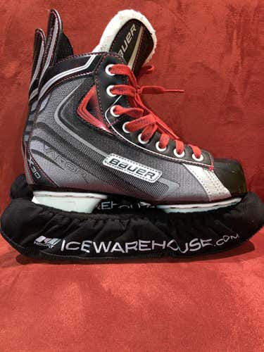 Bauer Vapor x30 Junior Ice Hockey Skates Regular Width Size 5R Shoe Size US 6