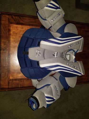 Used Senior Medium Vaughn Ventus SLR Pro Goalie Chest Protector
