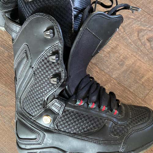 Unisex Size 8.0 (Women's 9.0) DC Snowboard Boots