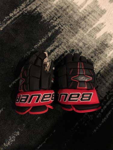 Used Bauer Nexus N2900 14" Gloves