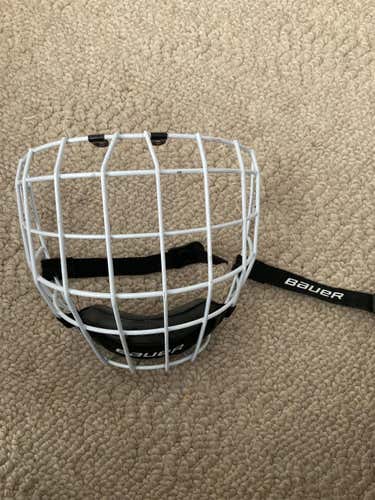 Used Medium Bauer Full Cage